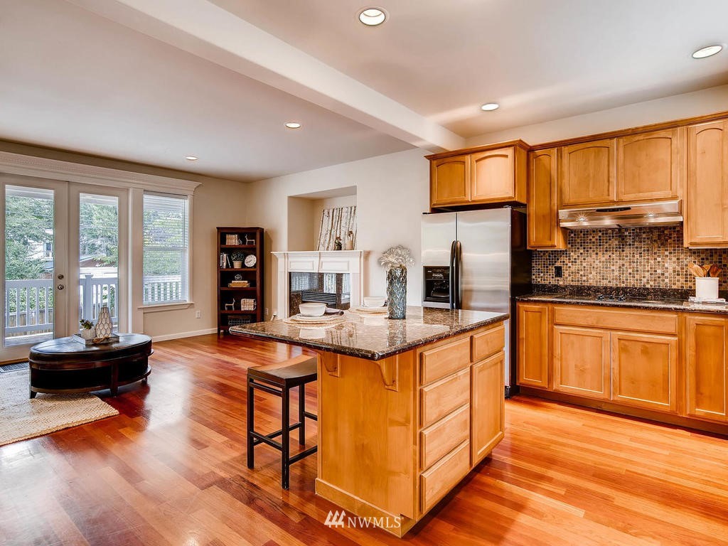 2013 Northeast 26th Place Renton, WA 98056 - Photo 8 of 25 Gallery Image 8