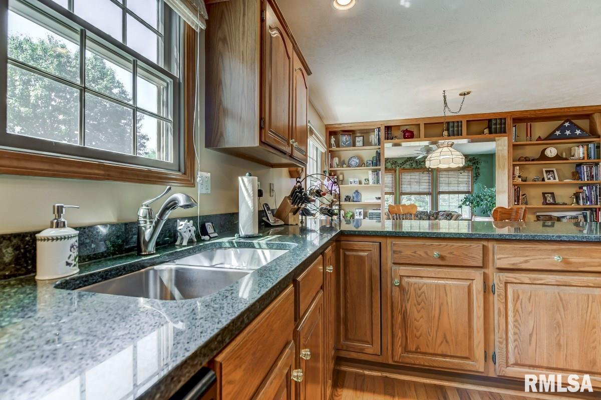 2201 Disar Drive Springfield, IL 62711 - Photo 11 of 45 Gallery Image 11