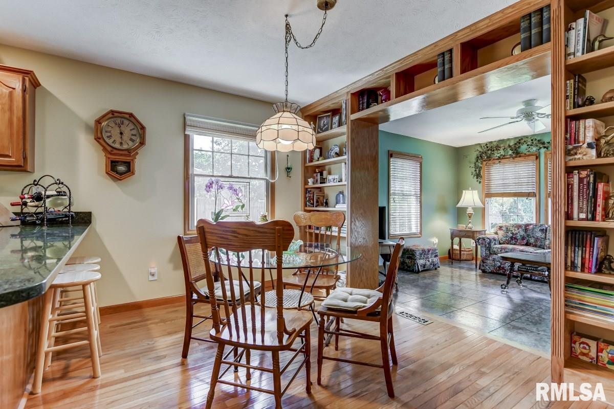 2201 Disar Drive Springfield, IL 62711 - Photo 12 of 45 Gallery Image 12