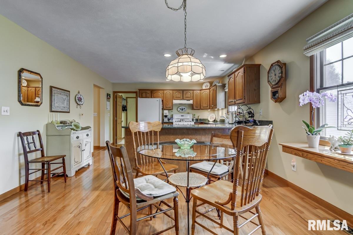 2201 Disar Drive Springfield, IL 62711 - Photo 14 of 45 Gallery Image 14