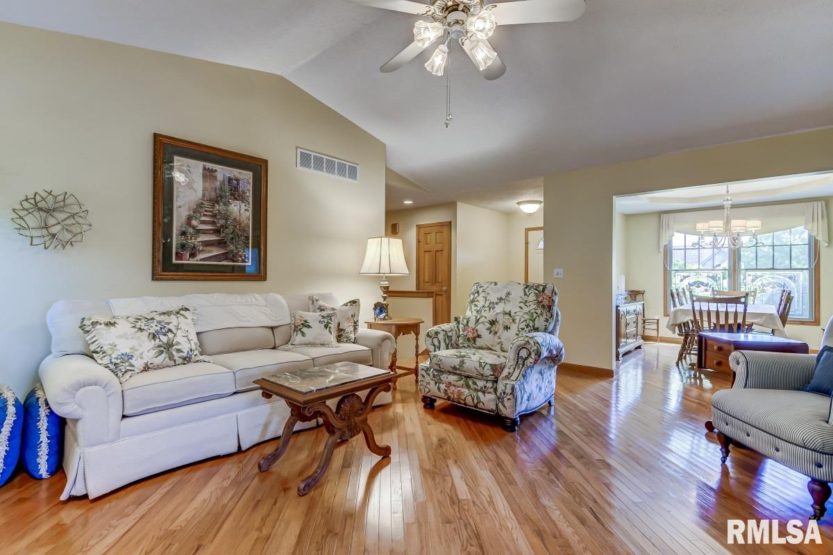 2201 Disar Drive Springfield, IL 62711 - Photo 2 of 45 Gallery Image 2