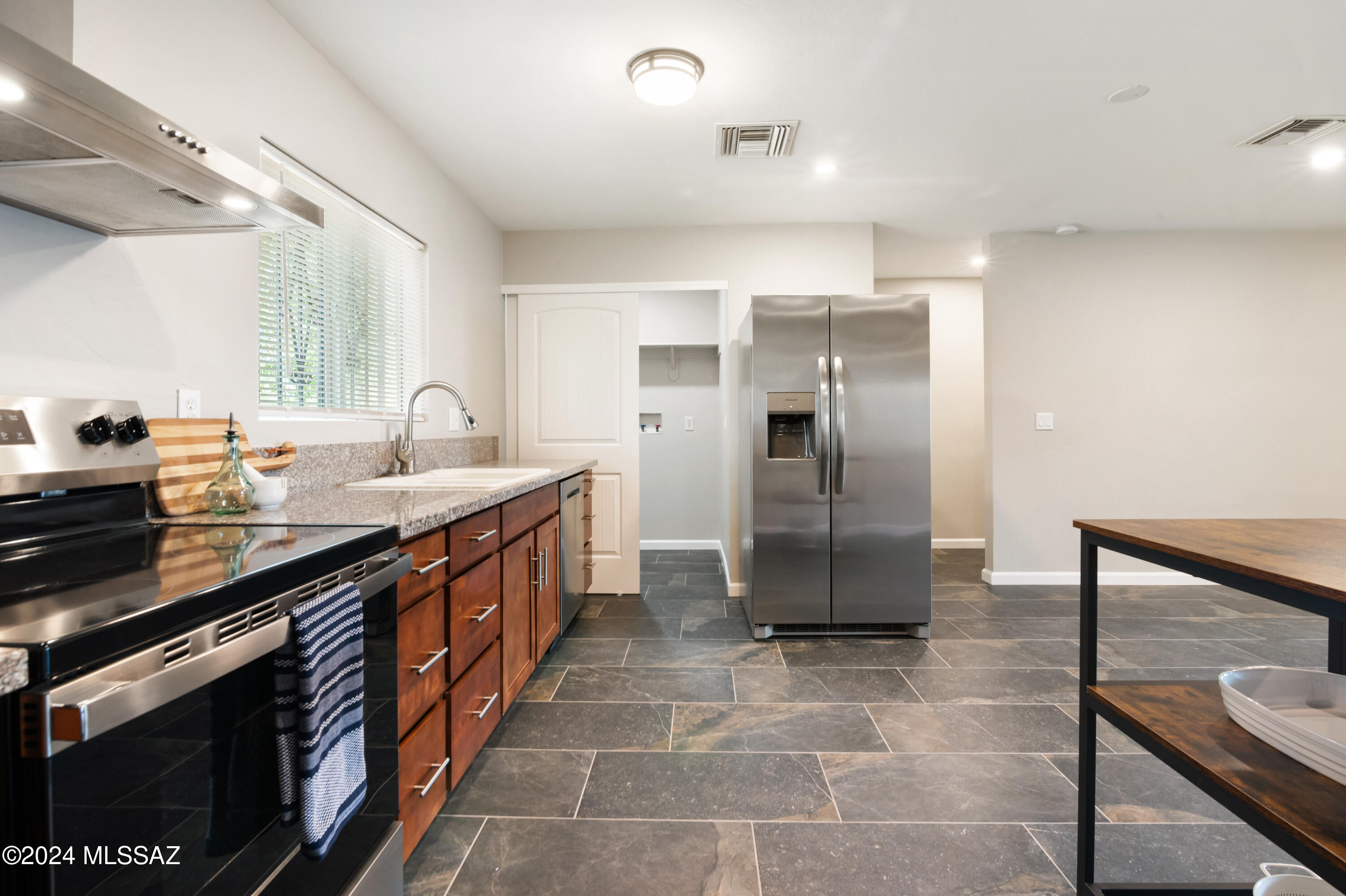3504 South Mission Road, Unit G Tucson, AZ 85713 - Photo 11 of 22