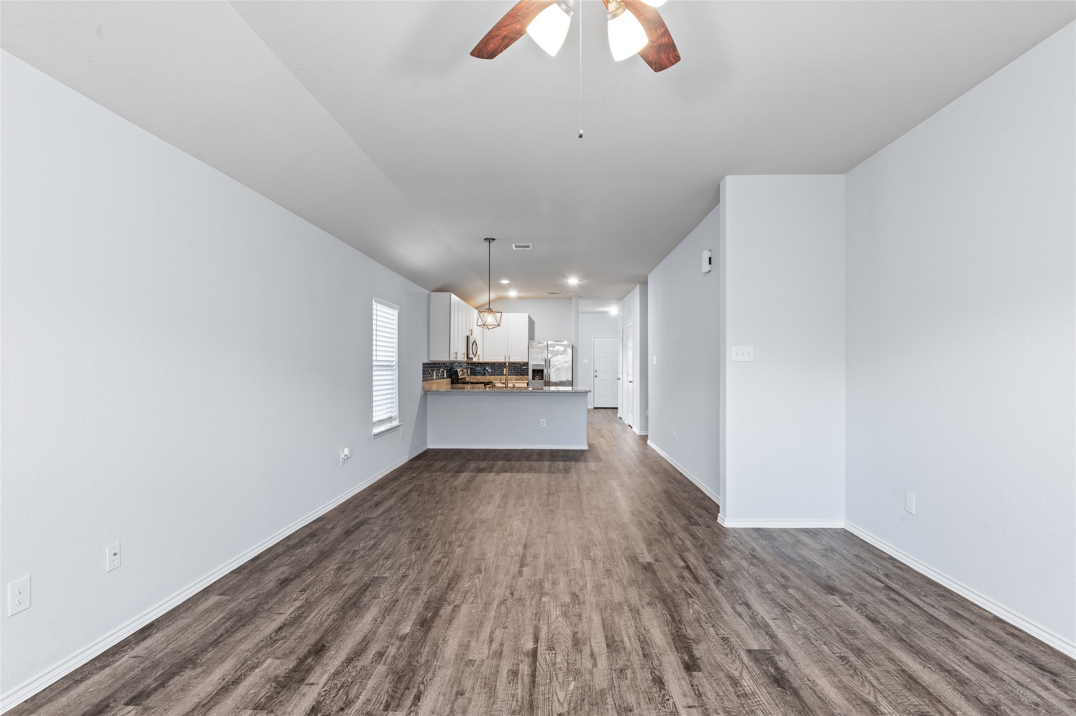 2024 Cedar Tree Court Conroe, TX 77301 - Photo 7 of 20