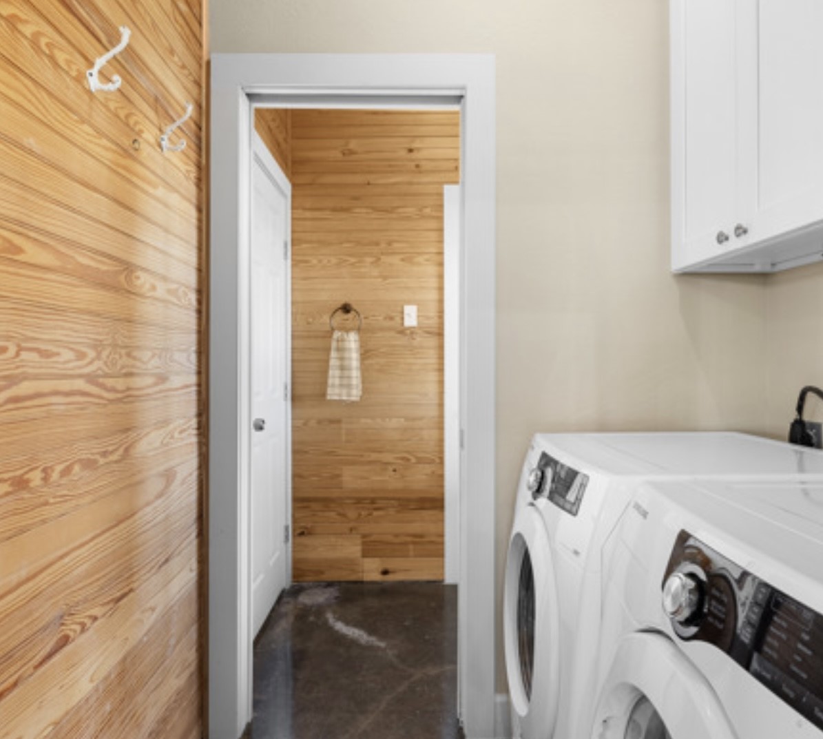 7210 Goehring Road Ledbetter, TX 78946 - Photo 22 of 47 a utility room with dryer and washer