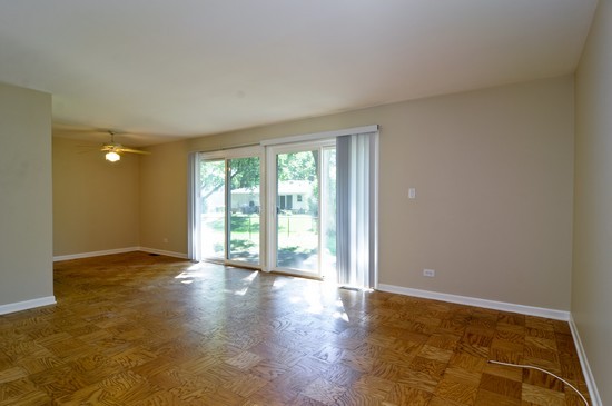 518 Charing Cross Road Elk Grove Village, IL 60007 - Photo 2 of 10 Gallery Image 2