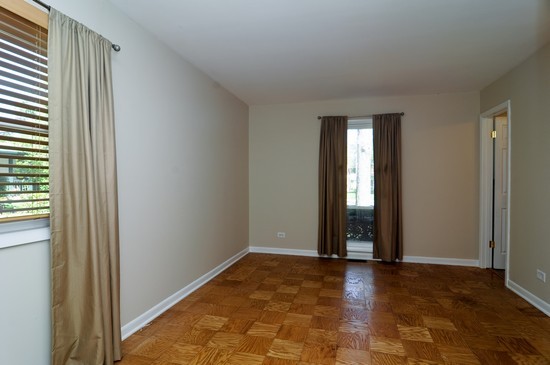 518 Charing Cross Road Elk Grove Village, IL 60007 - Photo 5 of 10 Gallery Image 5