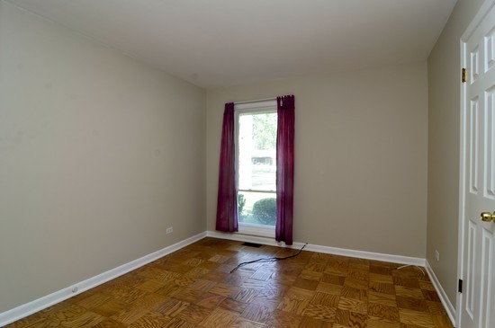 518 Charing Cross Road Elk Grove Village, IL 60007 - Photo 6 of 10 Gallery Image 6
