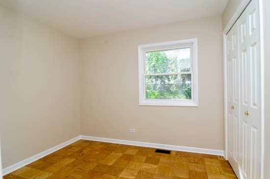 518 Charing Cross Road Elk Grove Village, IL 60007 - Photo 7 of 10 Gallery Image 7