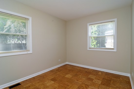 518 Charing Cross Road Elk Grove Village, IL 60007 - Photo 8 of 10 Gallery Image 8