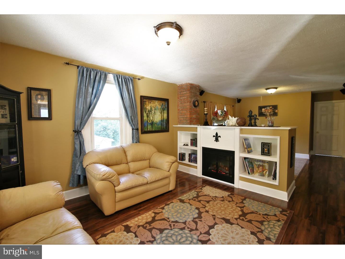414 Crozerville Road Aston, PA 19014 - Photo 1 of 24 Living Room
