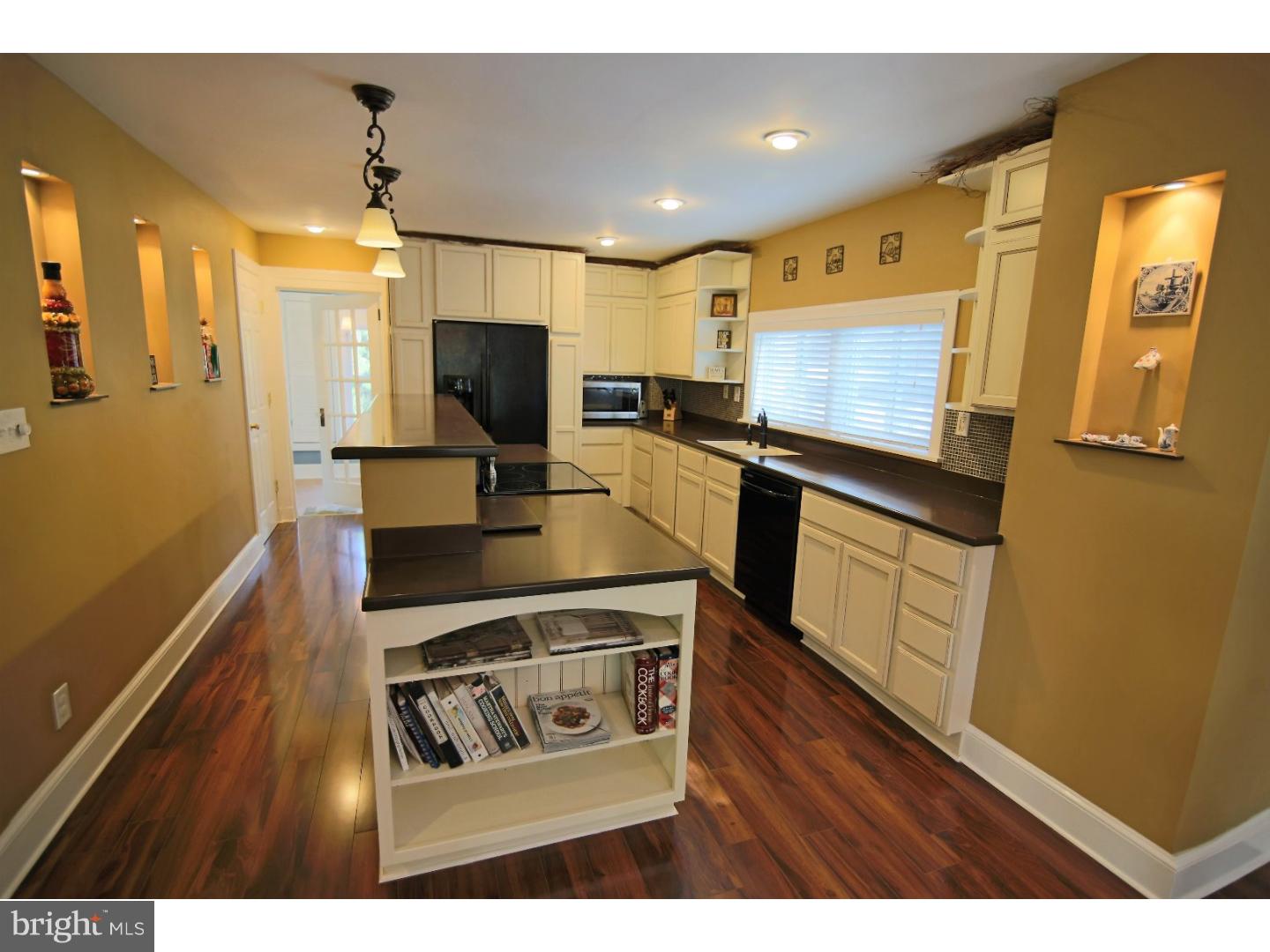 414 Crozerville Road Aston, PA 19014 - Photo 3 of 24 Kitchen