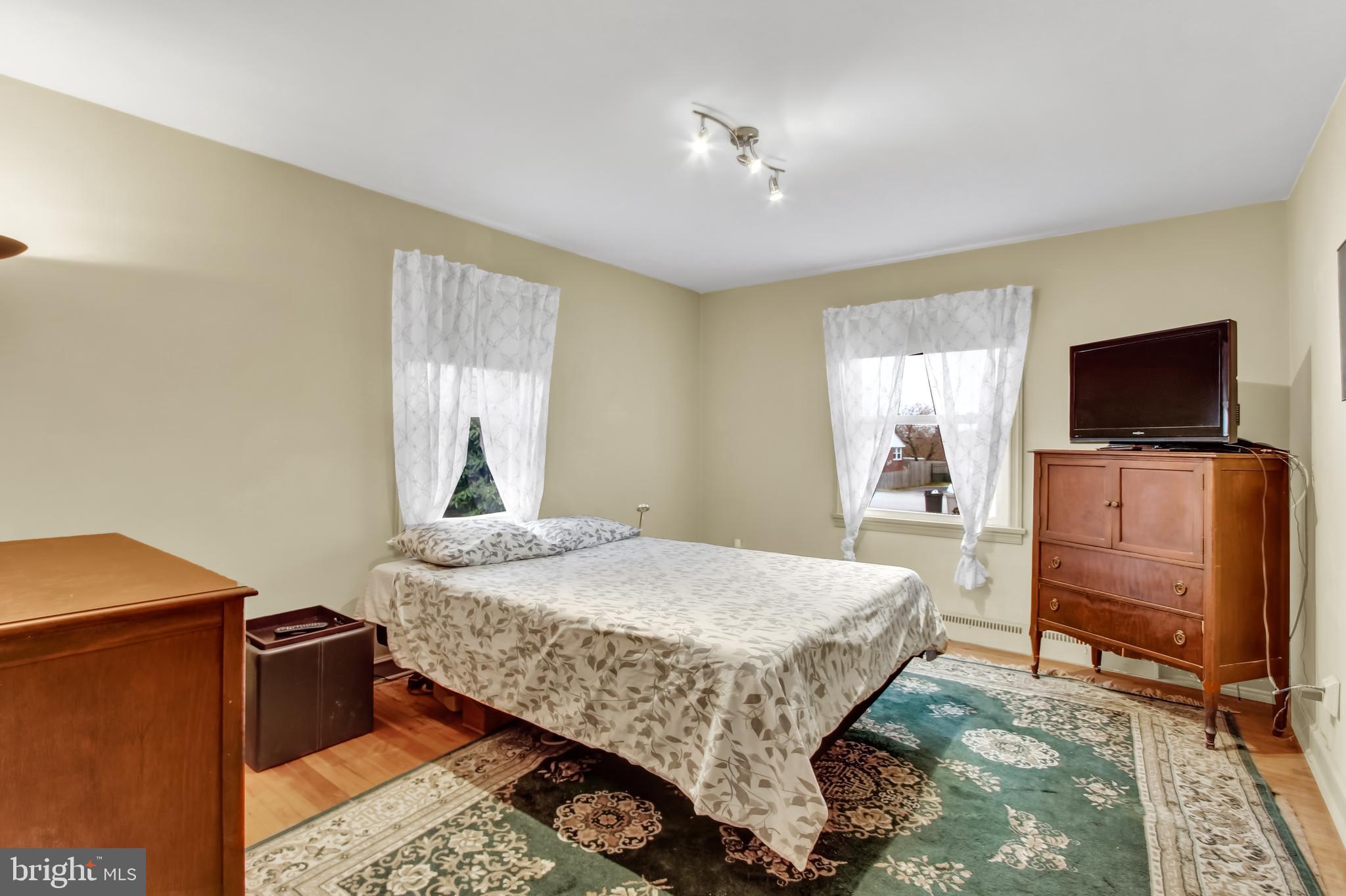 376 Edgehill Road York, PA 17403 - Photo 11 of 28