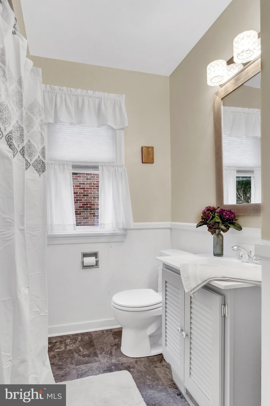 376 Edgehill Road York, PA 17403 - Photo 13 of 28