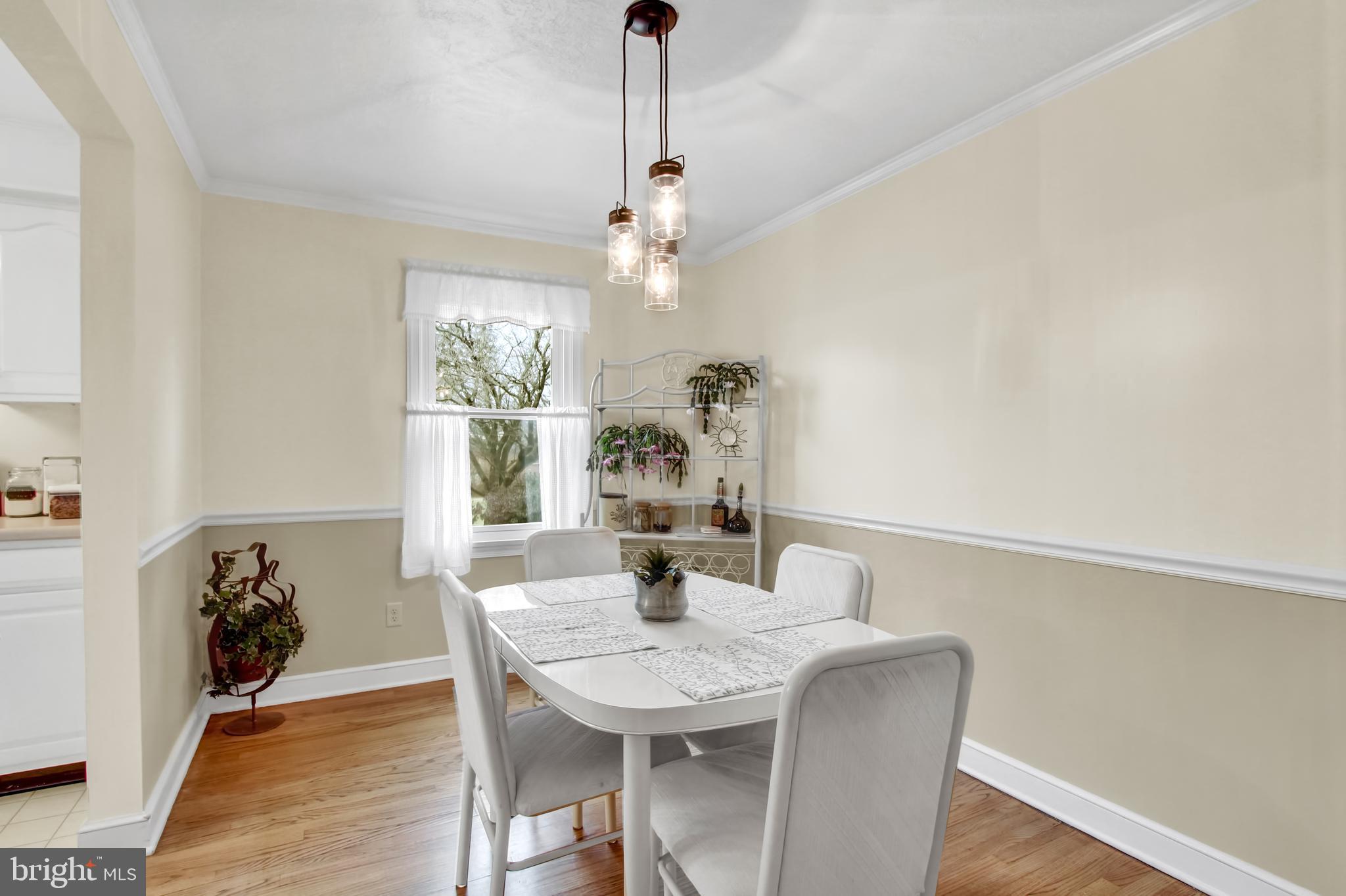 376 Edgehill Road York, PA 17403 - Photo 5 of 28