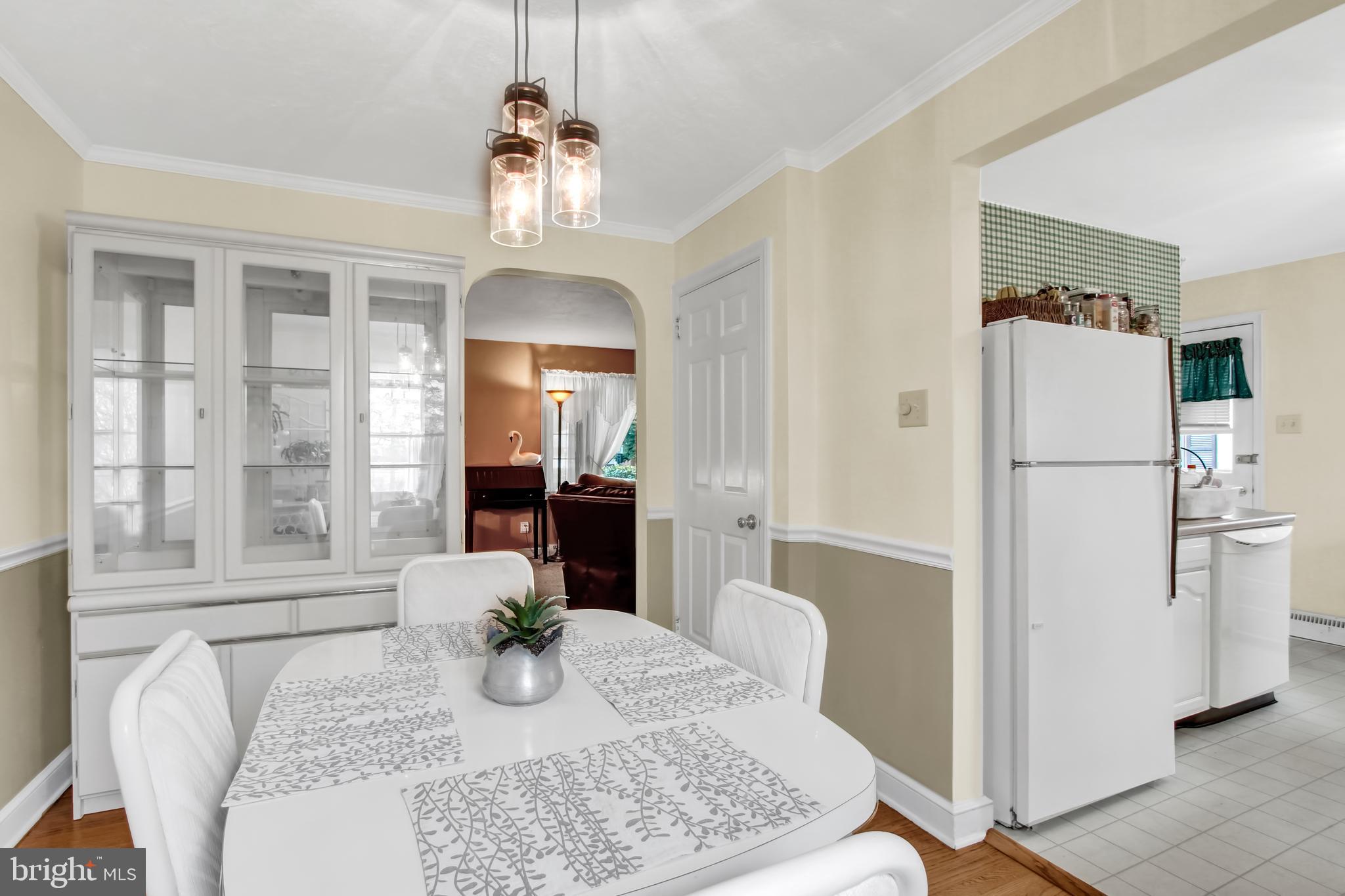 376 Edgehill Road York, PA 17403 - Photo 6 of 28
