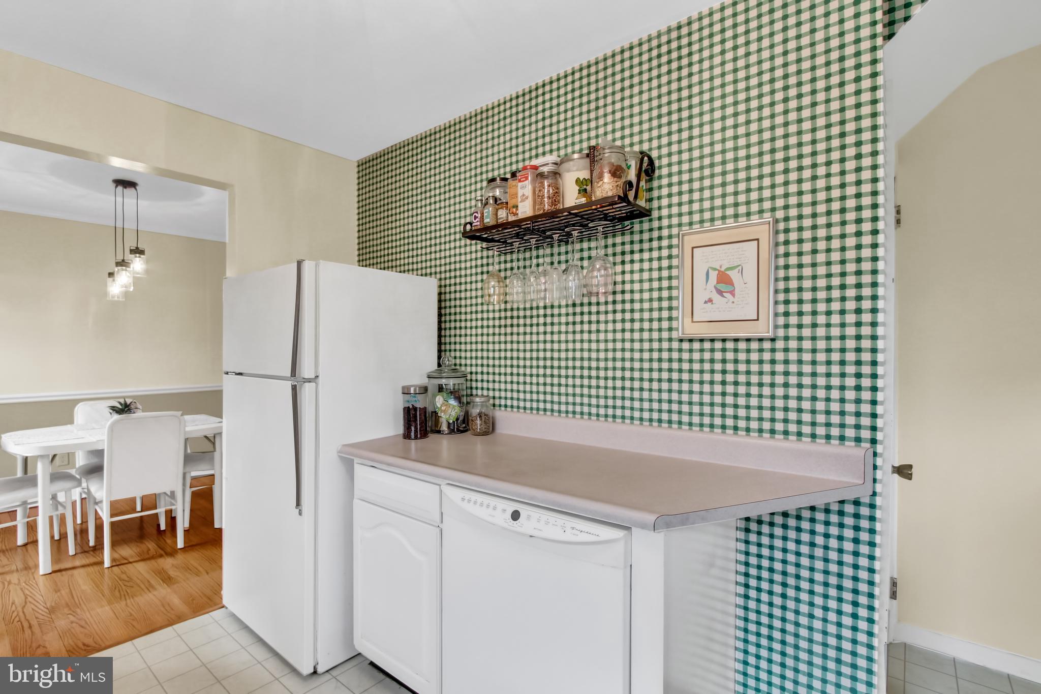 376 Edgehill Road York, PA 17403 - Photo 9 of 28