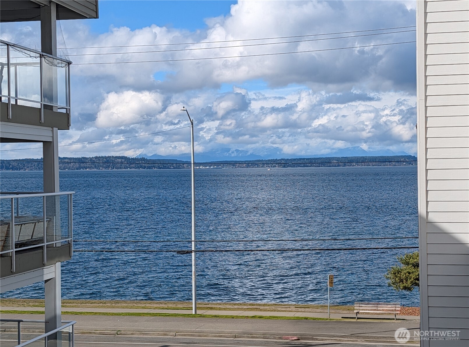 2104 Alki Avenue Southwest, Unit 306 Seattle, WA 98116 - Photo 9 of 40
