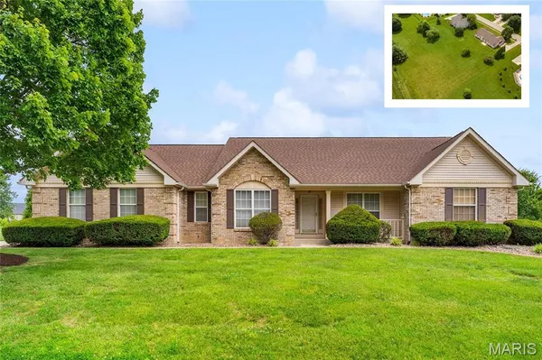 $378,800 | 1901 Cedarwood Trail, Belleville, IL 62226