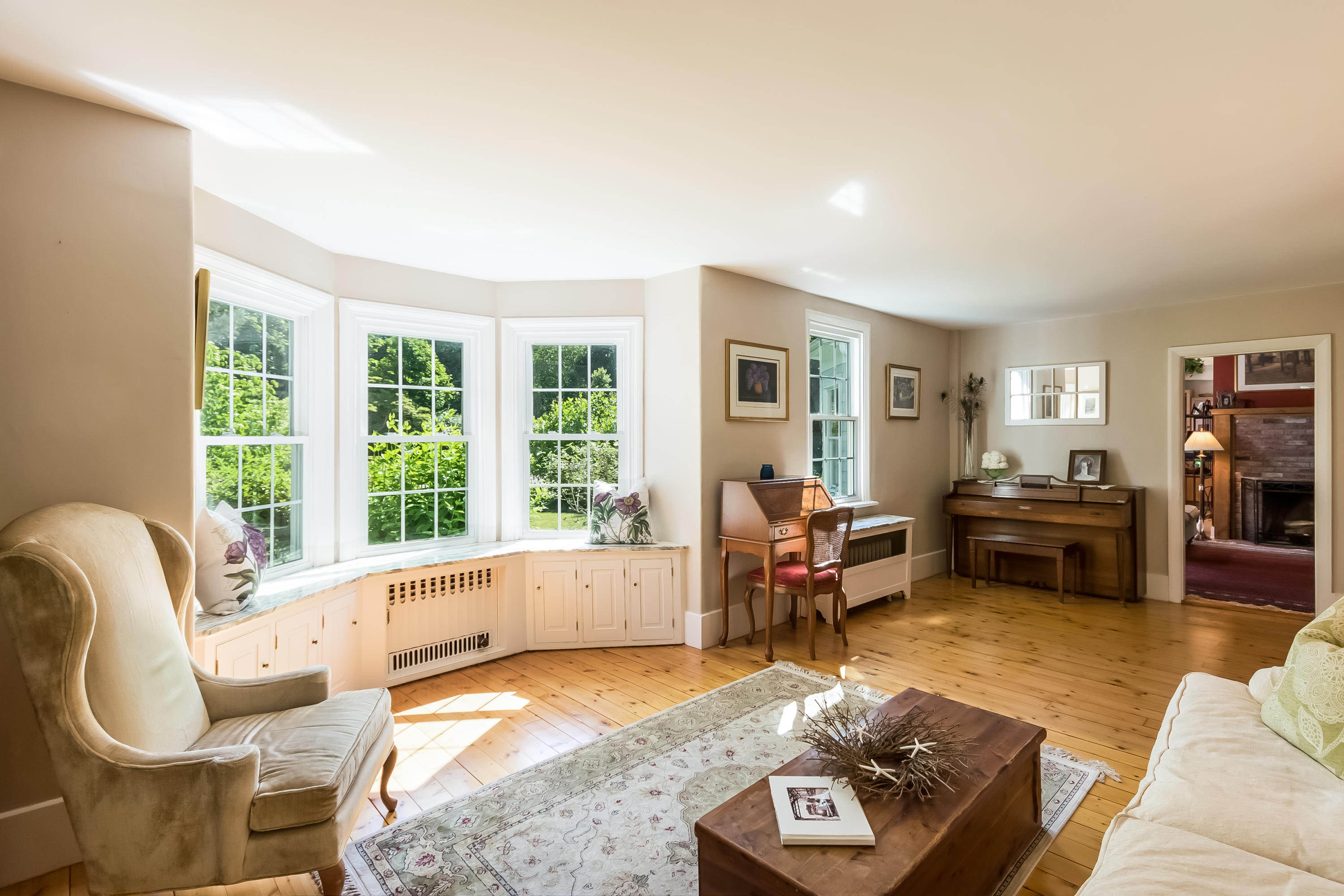 1685 Hyannis-Barnstable Road Barnstable, MA 02630 - Photo 3 of 35 Living Room