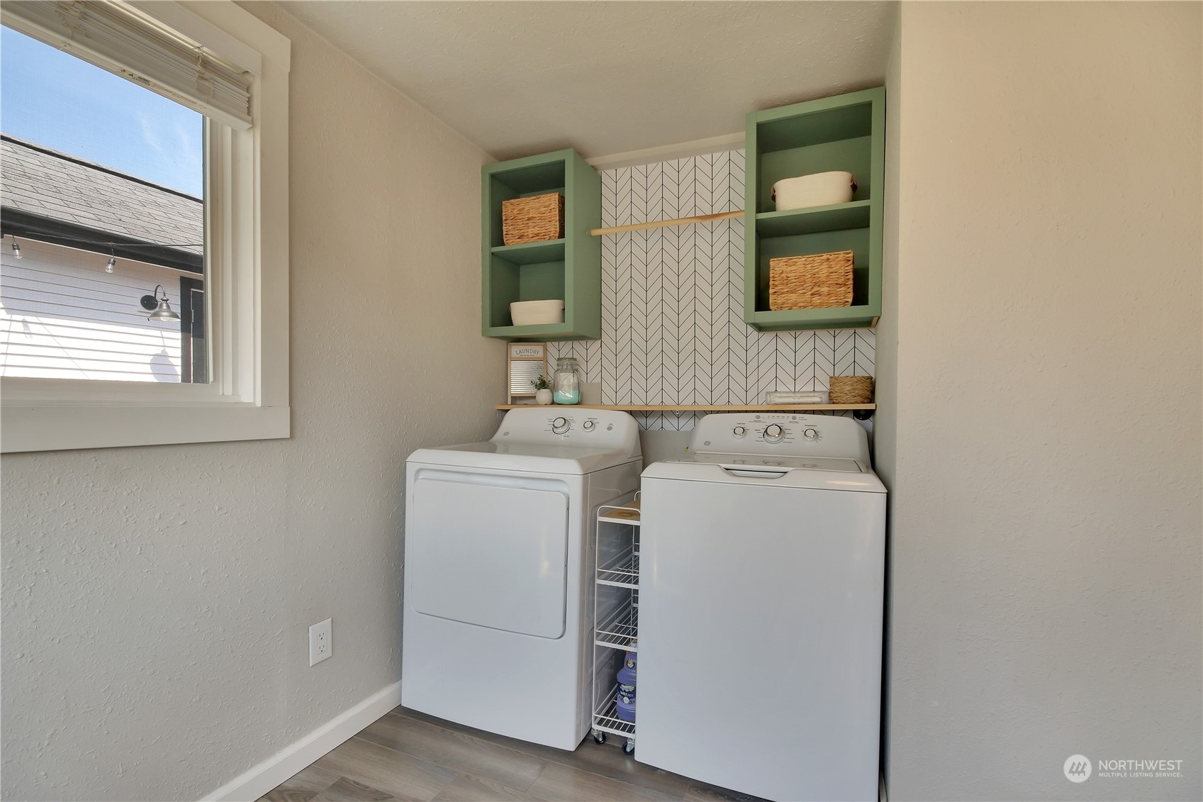 263 Perkins Street Buckley, WA 98321 - Photo 11 of 21 a utility room with dryer and washer