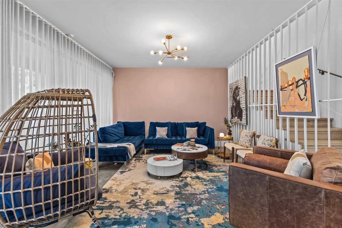 5704 Driftwood Drive Austin, TX 78731 - Photo 3 of 40 a living room with furniture