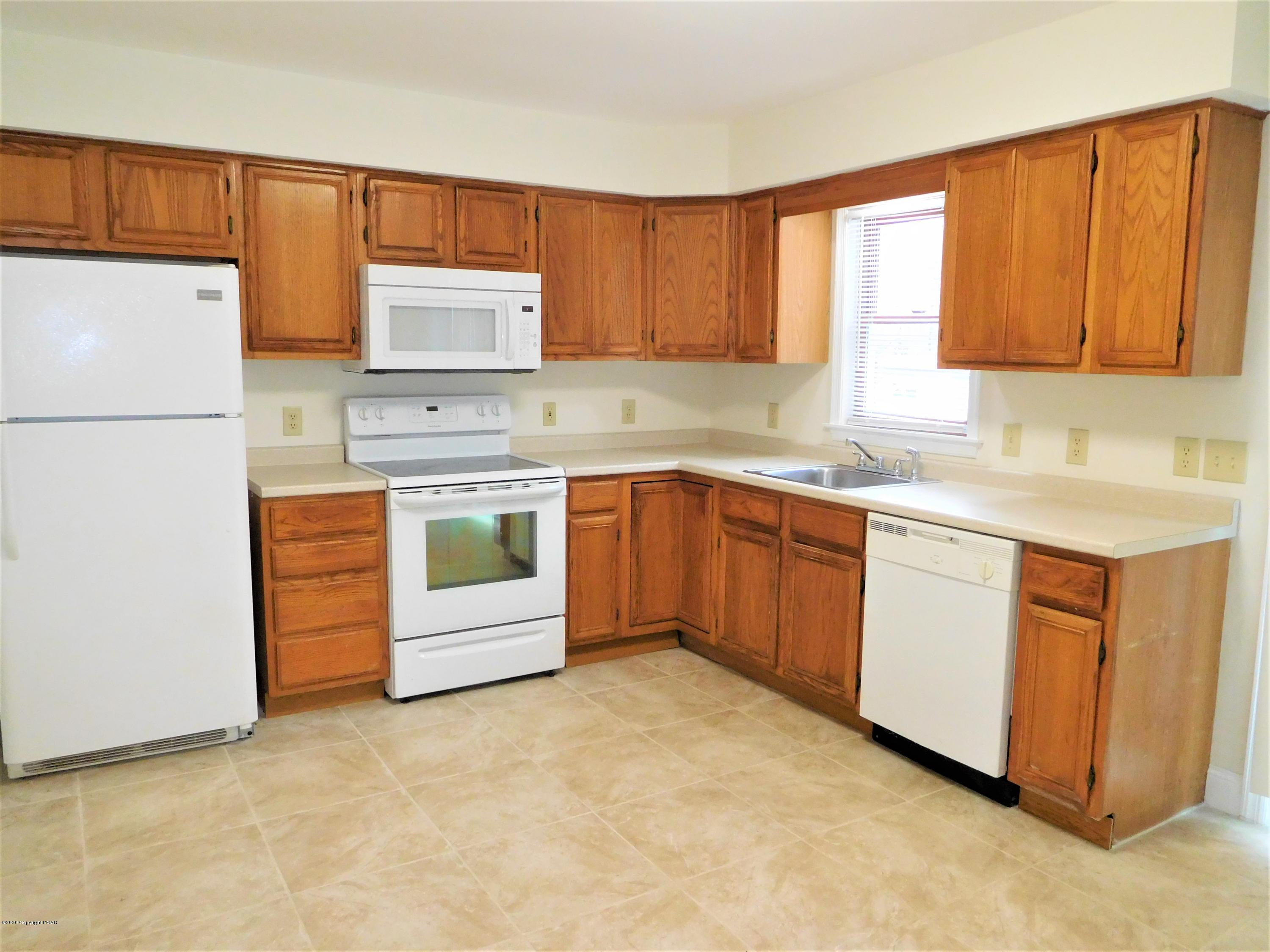 303 Barrys Road Effort, PA 18330 - Photo 5 of 10 Kitchen