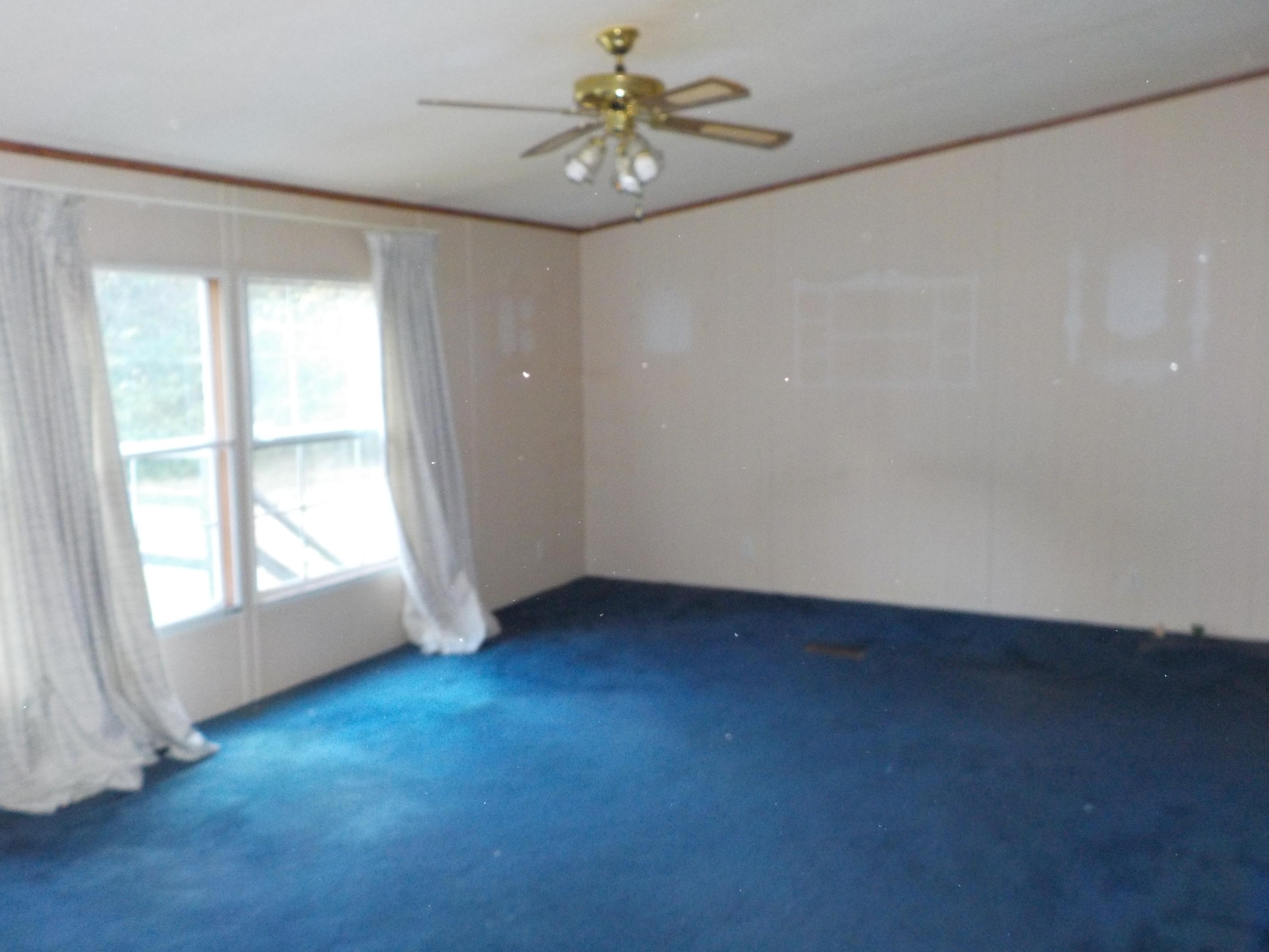 472 Northwest Bazel Road Harriman, TN 37748 - Photo 6 of 22 Living Room