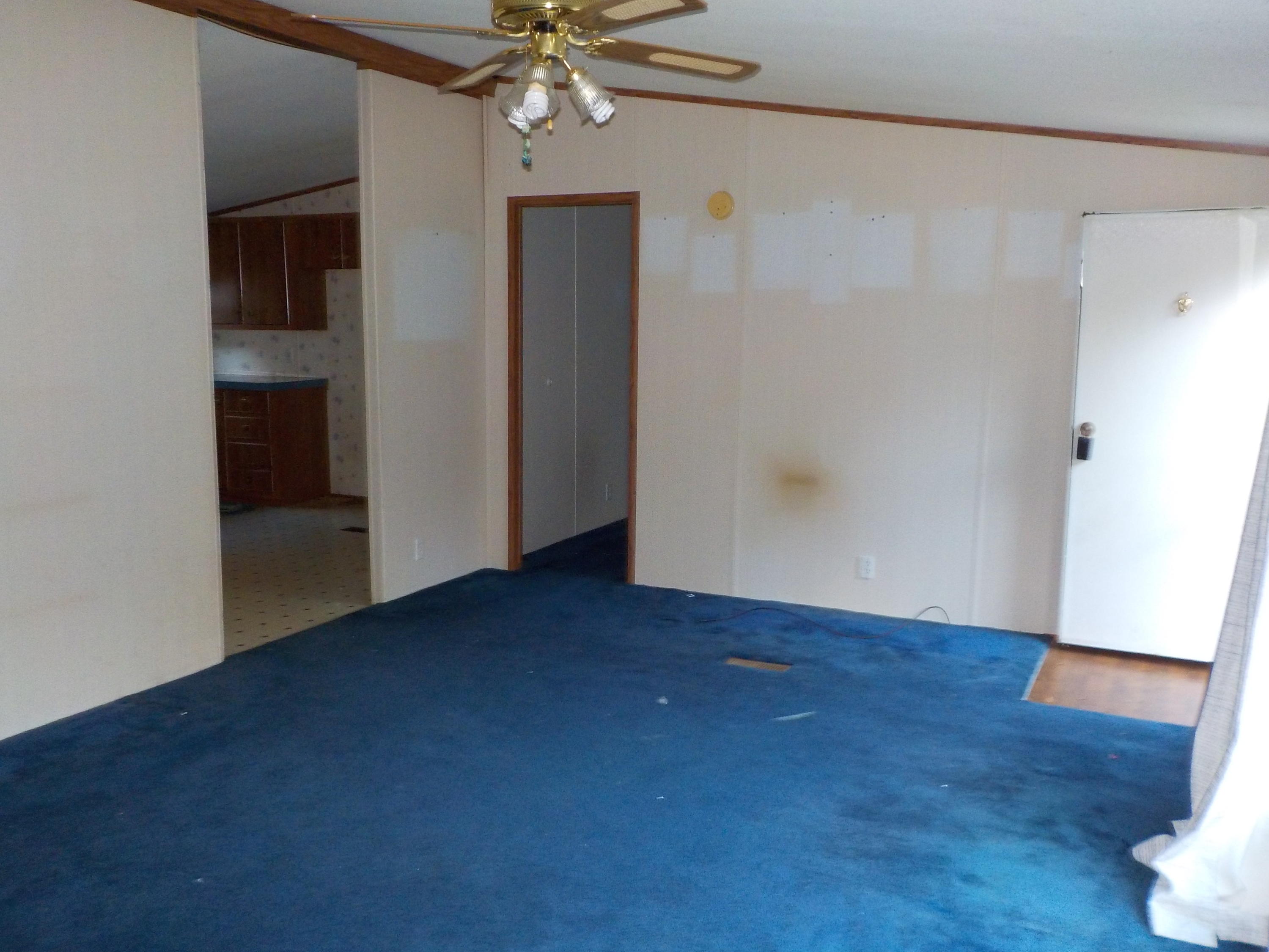 472 Northwest Bazel Road Harriman, TN 37748 - Photo 7 of 22 Living Room