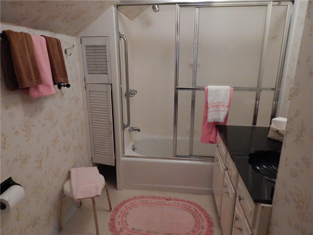 2513 Haymaker Road Monroeville, PA 15146 - Photo 16 of 21 SECOND FLOOR BATH.