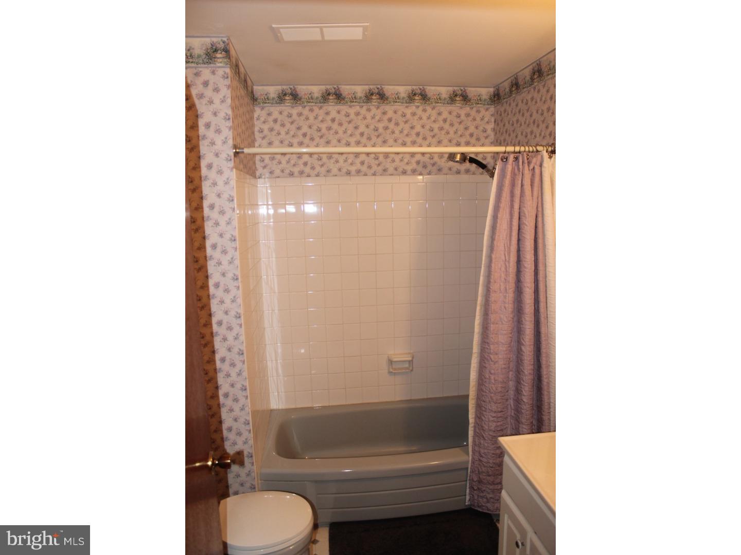 437 Byron Road Warminster, PA 18974 - Photo 12 of 18 Gallery Image 12