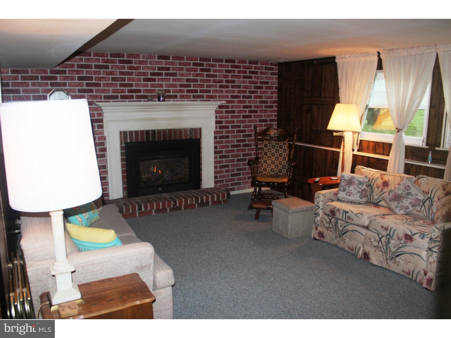 437 Byron Road Warminster, PA 18974 - Photo 8 of 18 Gallery Image 8