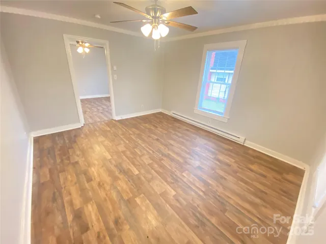 a view of empty room with window