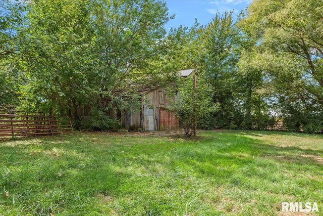 $125,558 | 12409 Stamper Road, Girard, IL 62640