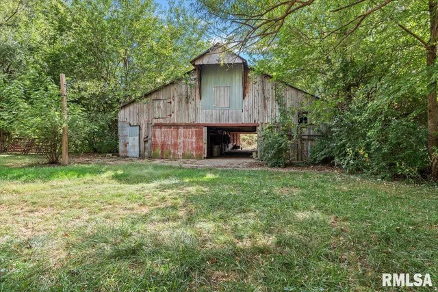 $125,558 | 12409 Stamper Road, Girard, IL 62640