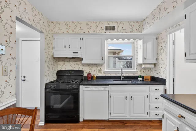 $300,000 | 55 Valleybrook Drive, Lancaster, PA 17601