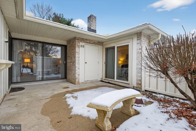 $300,000 | 55 Valleybrook Drive, Lancaster, PA 17601