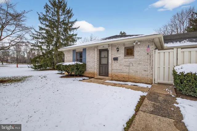 $300,000 | 55 Valleybrook Drive, Lancaster, PA 17601