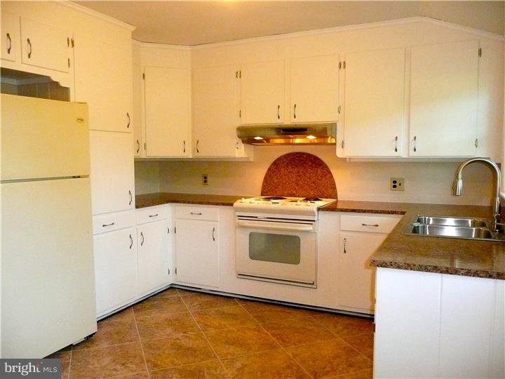 418 Federal City Road Pennington, NJ 08534 - Photo 6 of 21