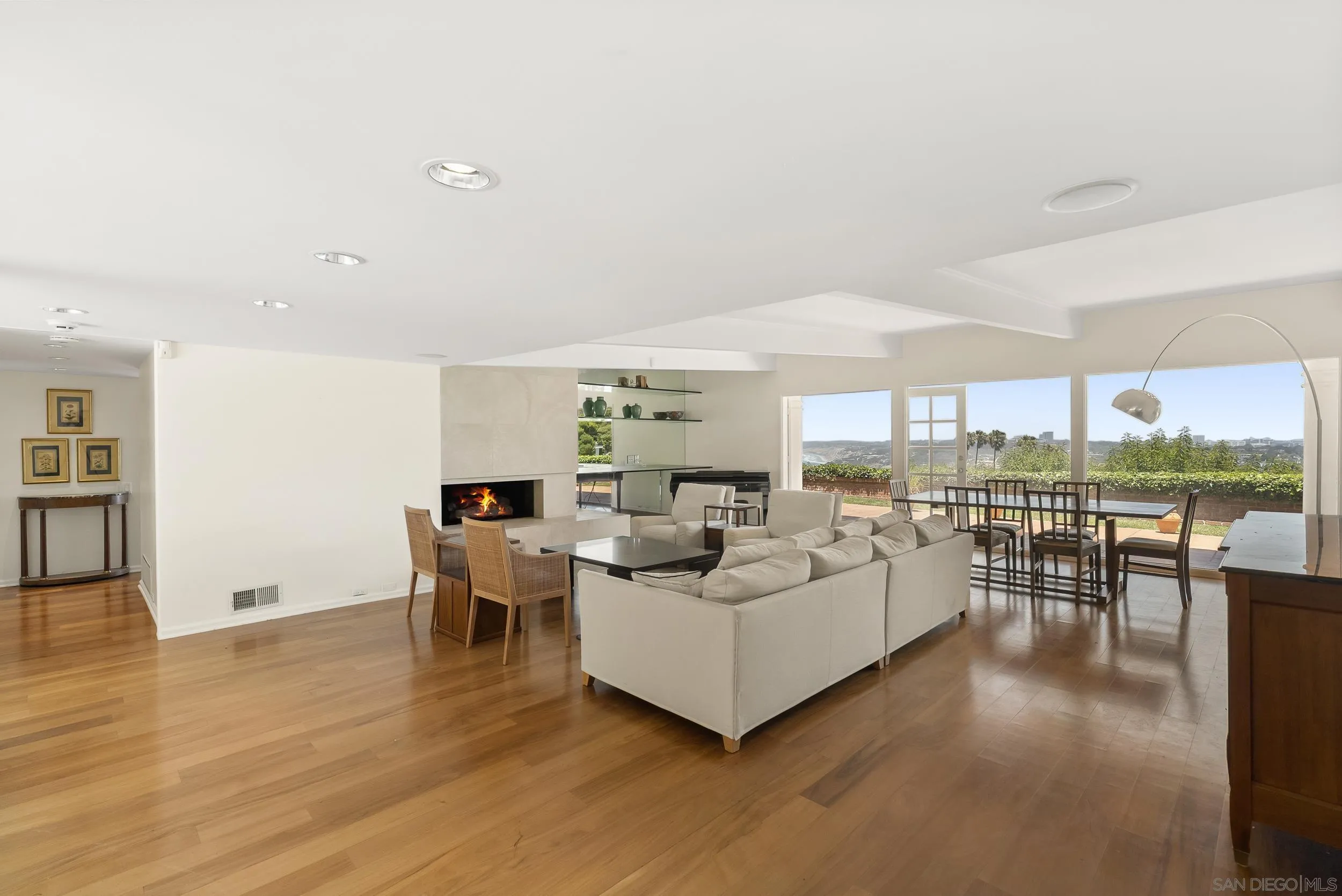 2326 Rue Adriane La Jolla, CA 92037 - Photo 3 of 42