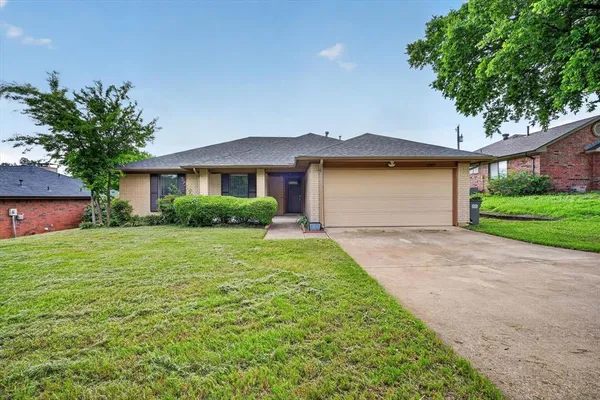 $2,250 | 2607 Parkview Drive, Corinth, TX 76210