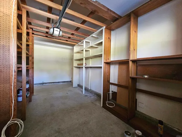 a view of a front of house with a yard