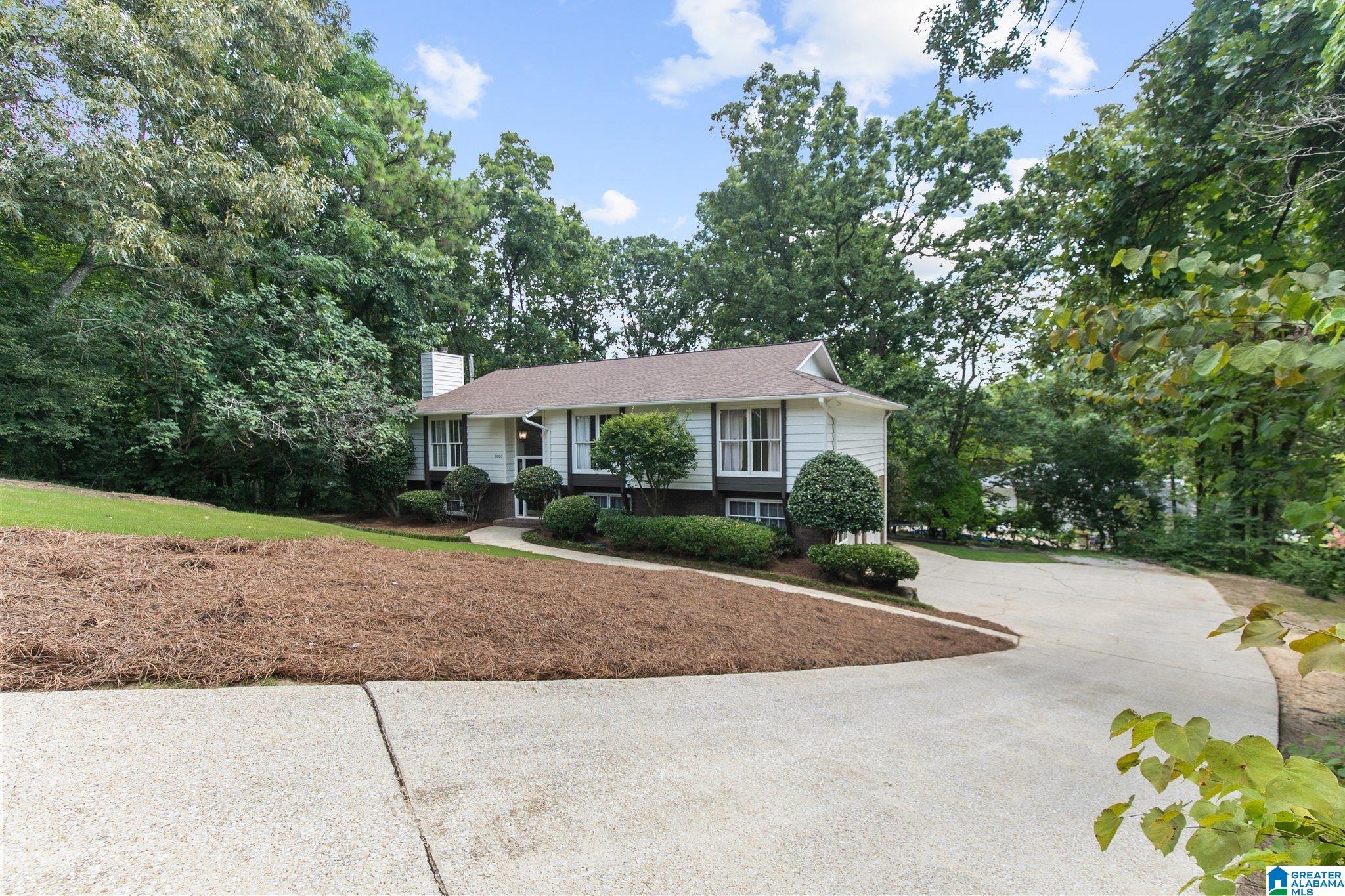 1800 Hamilton Road Pelham, AL 35124 - Photo 2 of 28