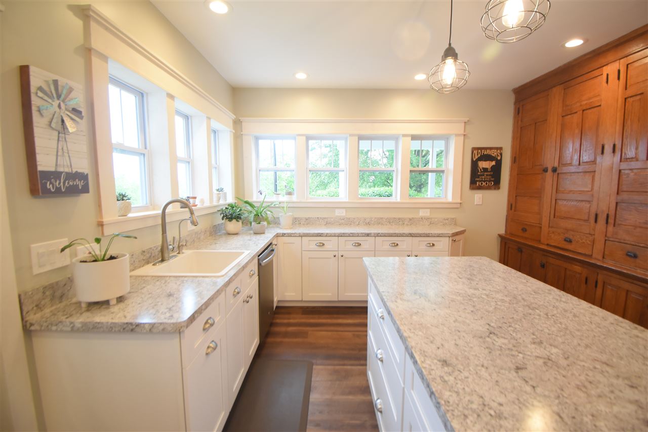 7422 Green Road Fenton, MI 48430 - Photo 4 of 56