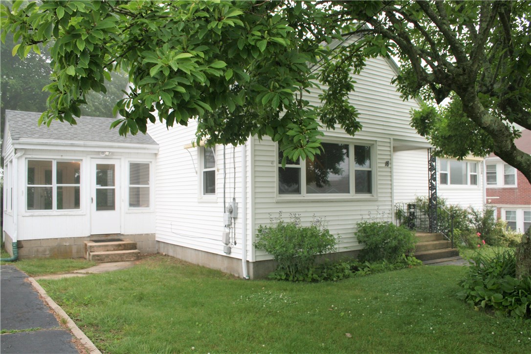 18 Top Street Westerly, RI 02891 - Photo 2 of 33 Gallery Image 2
