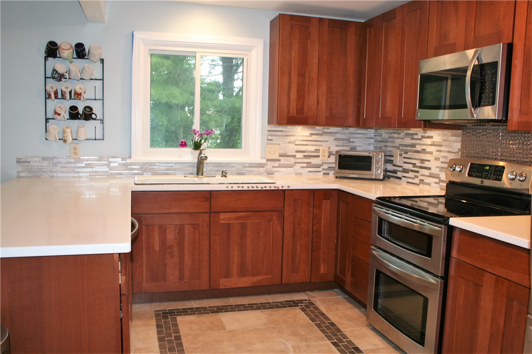 18 Top Street Westerly, RI 02891 - Photo 6 of 33 Gallery Image 6