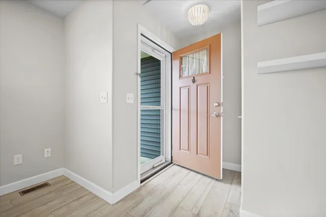 $370,000 | 52 Winding Way, Bloomington, IL 61705