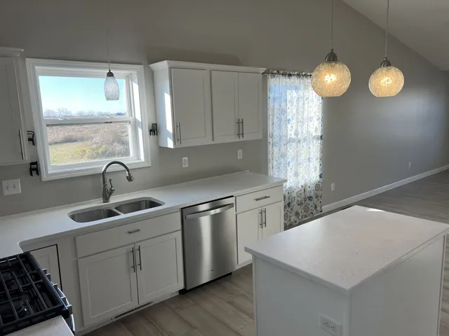 $370,000 | 52 Winding Way, Bloomington, IL 61705