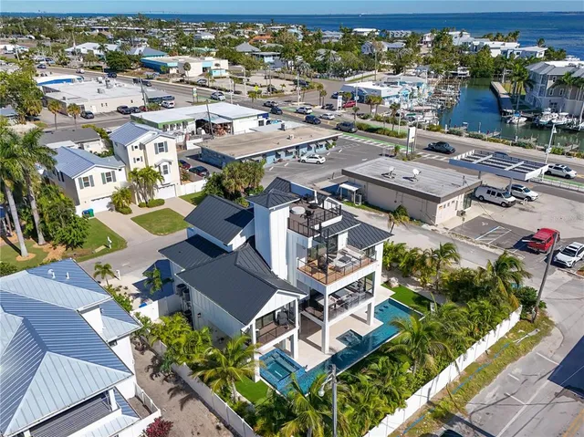 $4,395,000 | 305 55th Street, Holmes Beach, FL 34217
