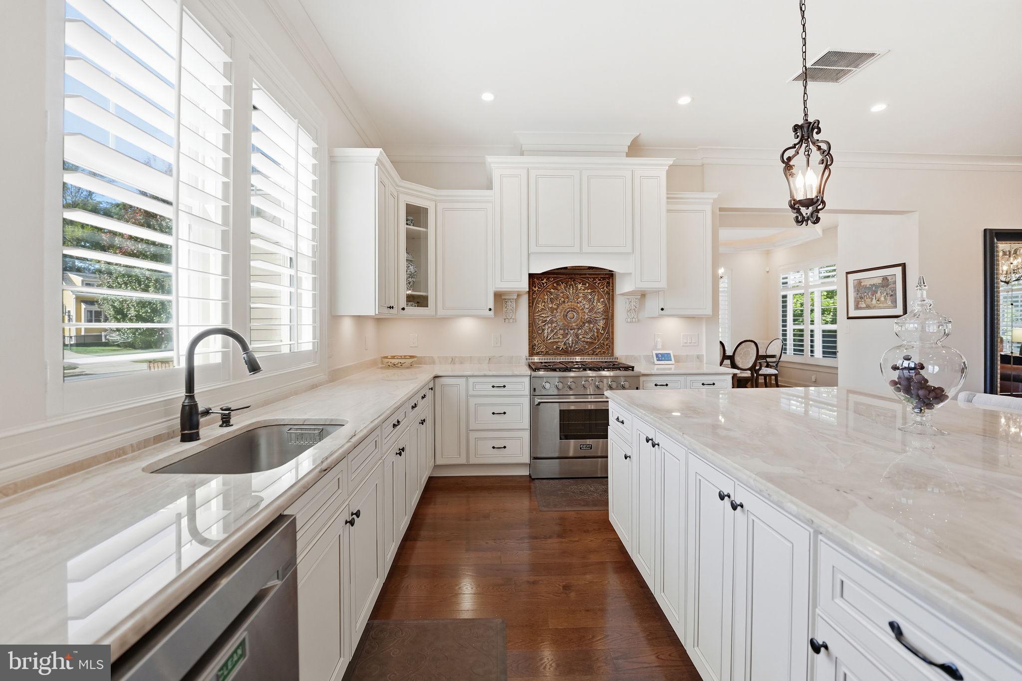 609 Kingsley Road Southwest Vienna, VA 22180 - Photo 13 of 47