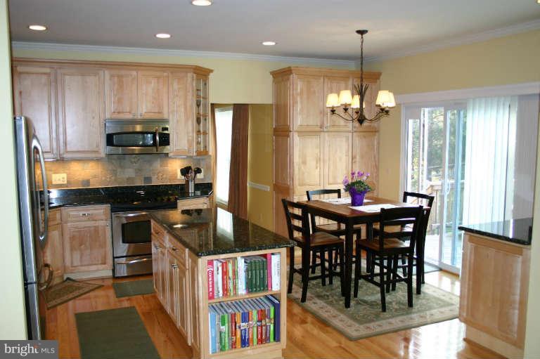 12830 Tournament Drive Reston, VA 20191 - Photo 8 of 26 Kitchen